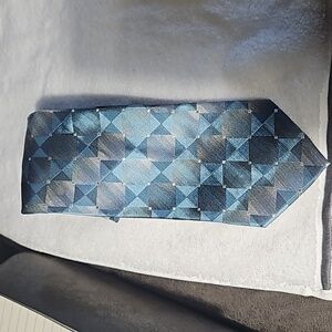 Van Heusen Hand Made 100% Silk Tie